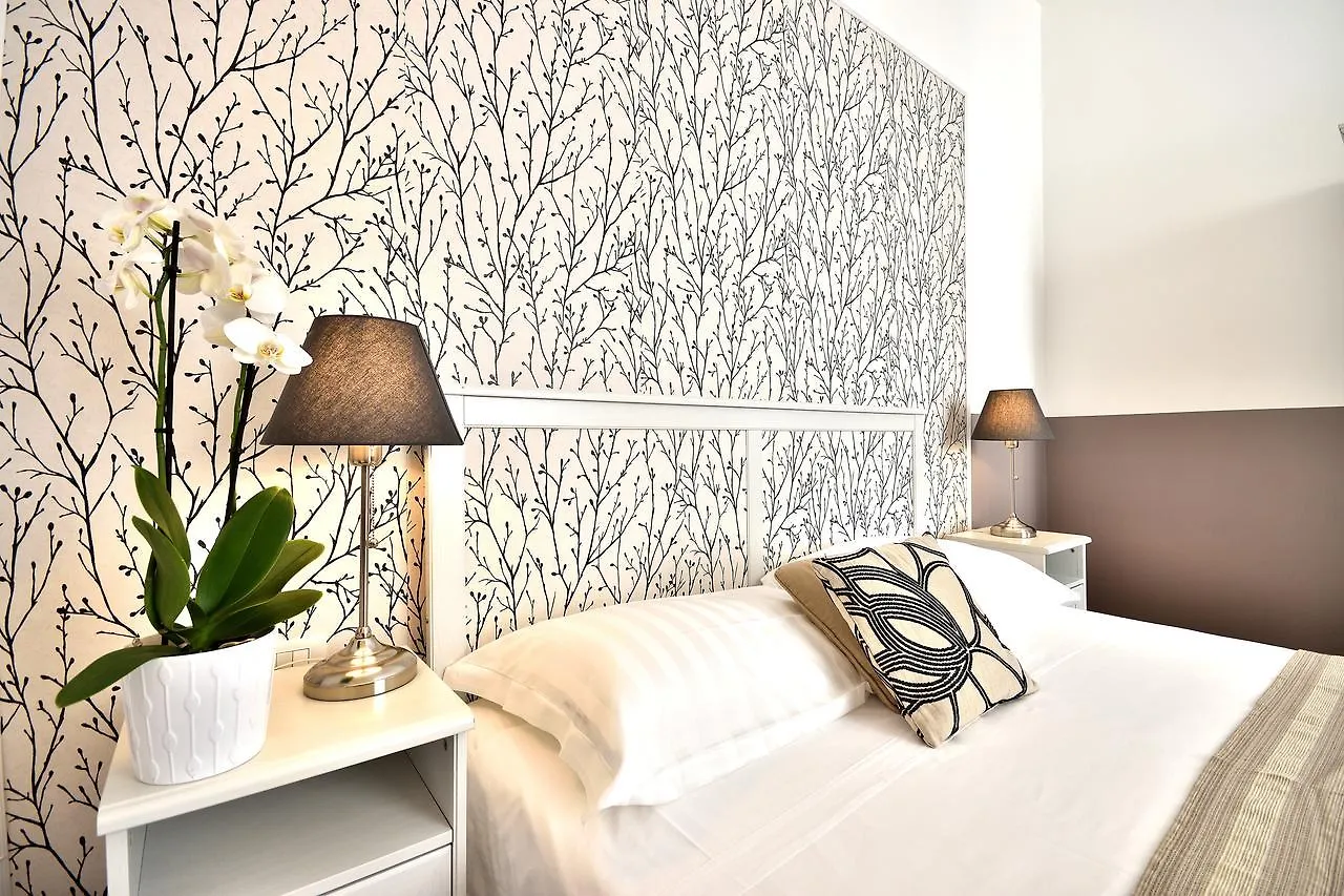 **  Romantica Rooms Guest House Italy